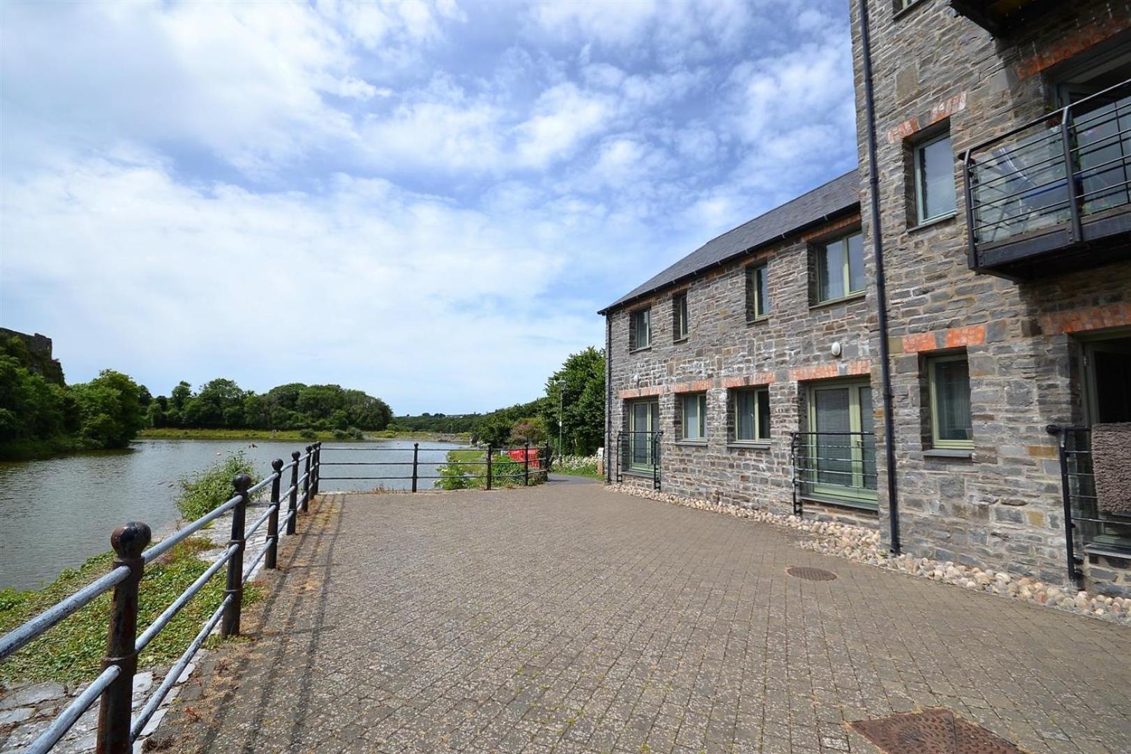 Castle Pond House Leilighet Pembroke Eksteriør bilde